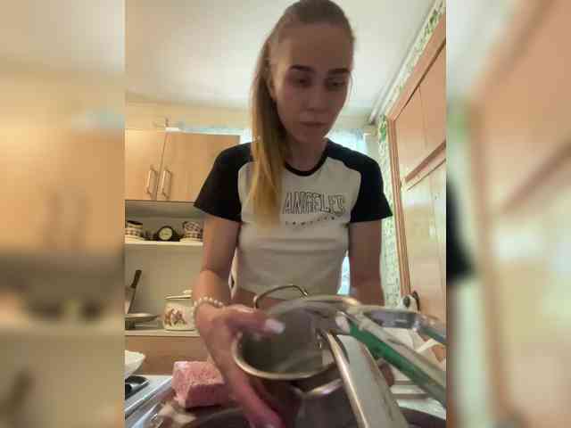 Milana22a webcam