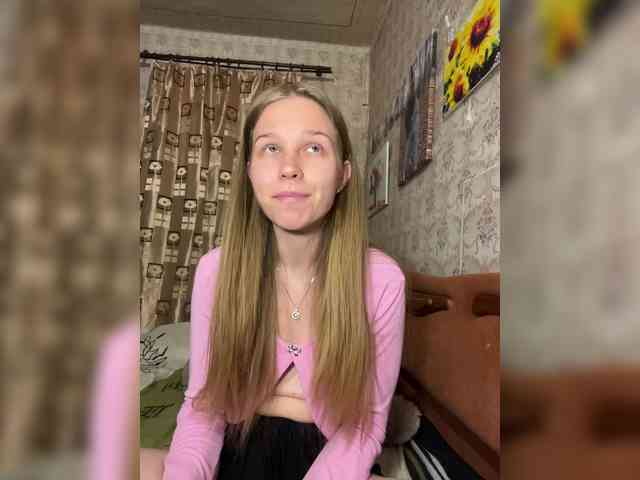 Milana22a webcam