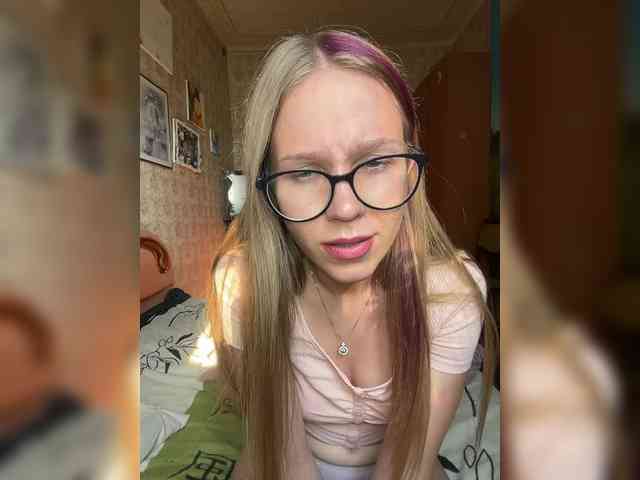 Milana22a webcam