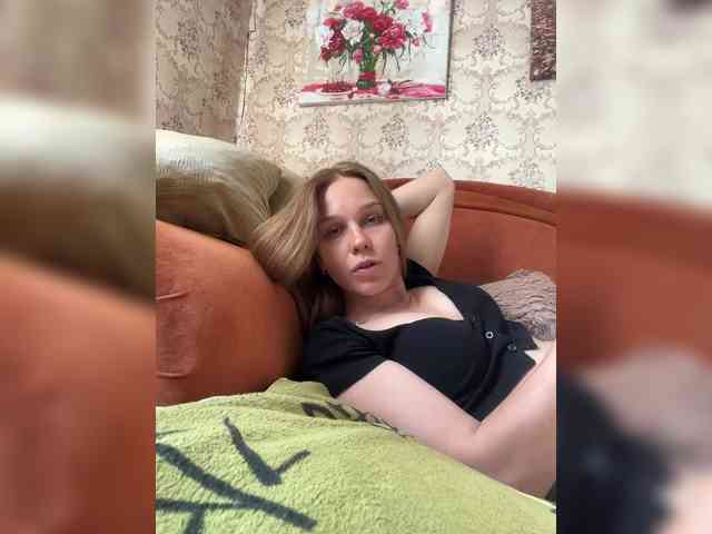 Milana22a webcam