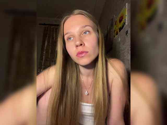 Milana22a webcam
