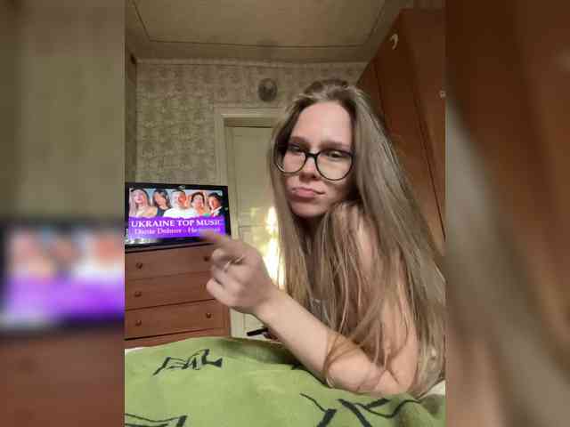 Milana22a webcam