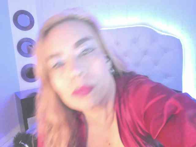 Mia-Alexis webcam