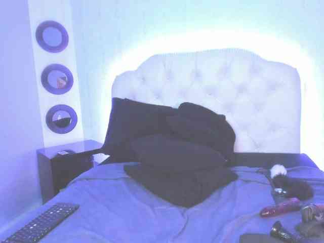 Mia-Alexis webcam
