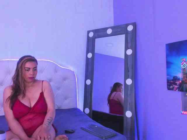 Mia-Alexis webcam