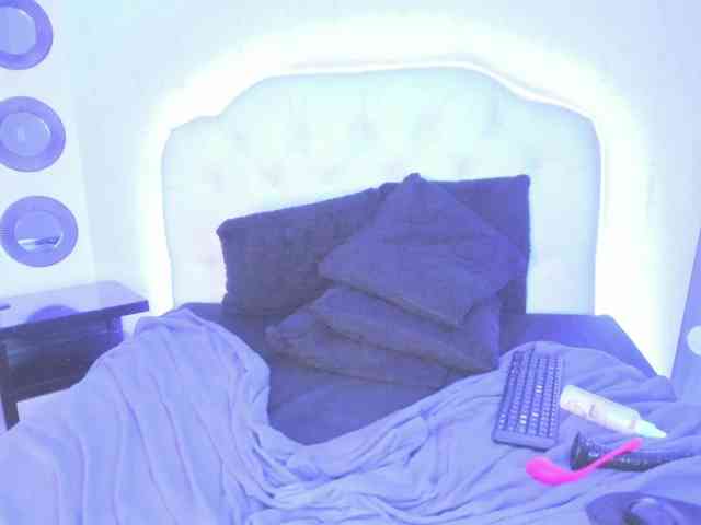 Mia-Alexis webcam