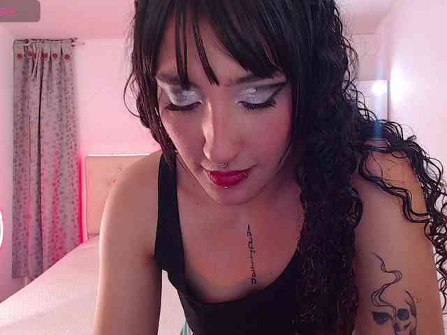 Megan-Swan webcam