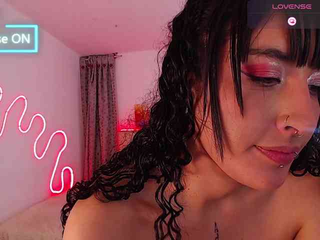 Megan-Swan webcam