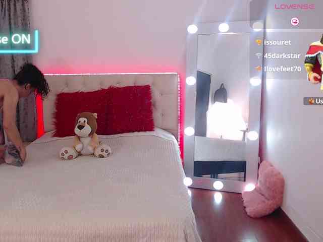 Megan-Swan webcam