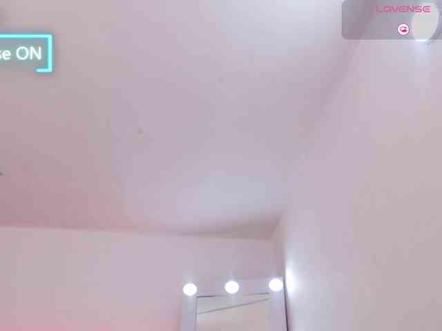 Megan-Swan webcam