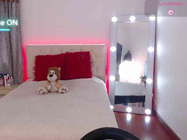 Megan-Swan webcam