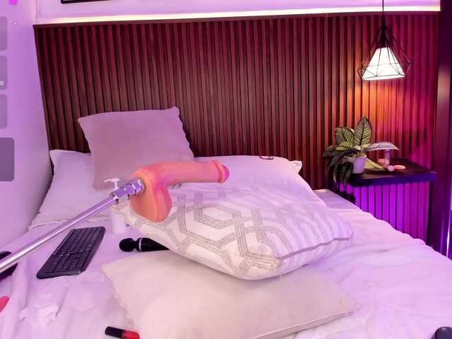 julietaevanns's BongaCams show and profile