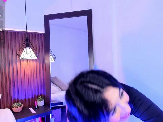 julietaevanns's BongaCams show and profile