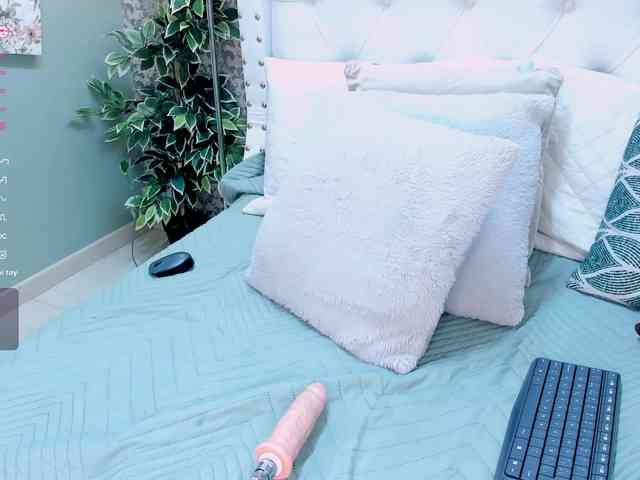 julietaevanns Live Webcam on BongaCams