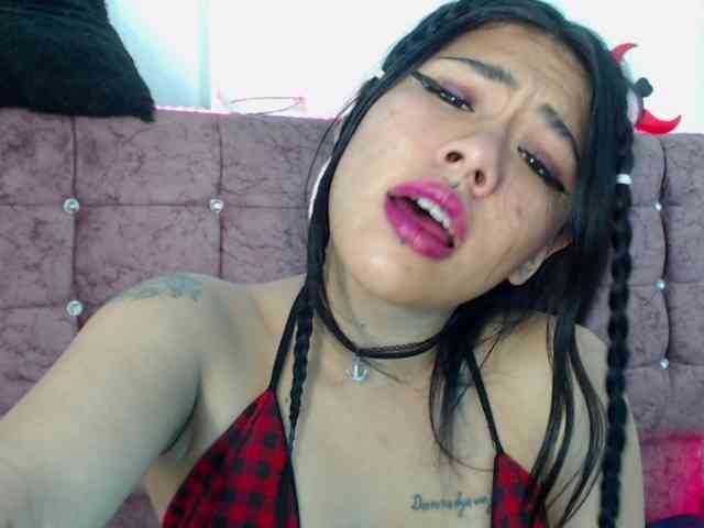 aliii_barrera webcam