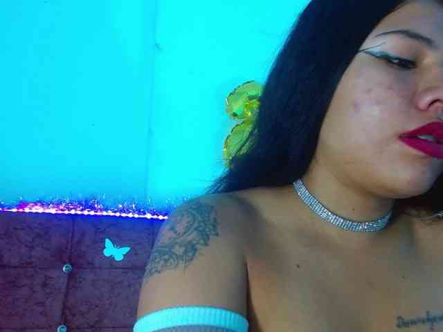 aliii_barrera webcam