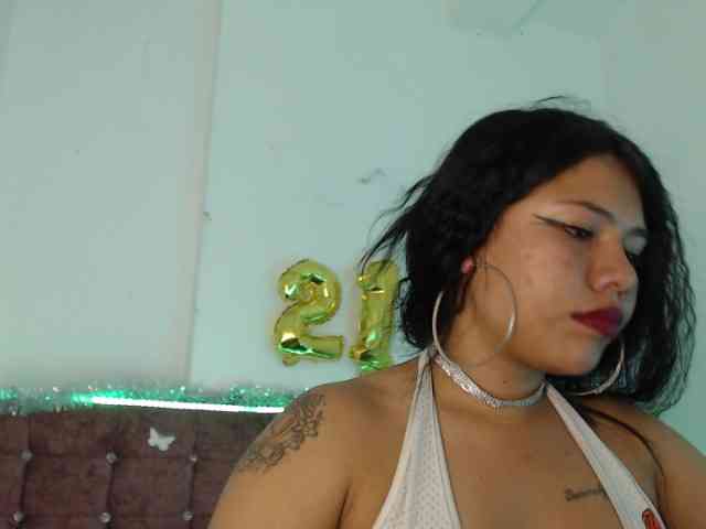 aliii_barrera webcam
