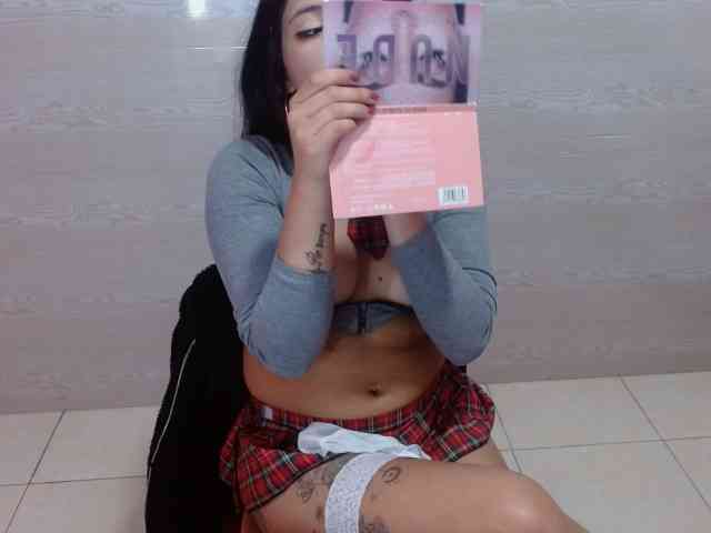 aliii_barrera webcam