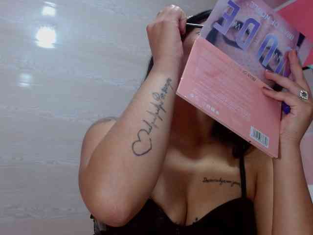 aliii_barrera webcam