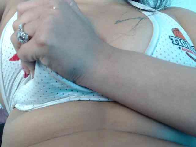 aliii_barrera webcam