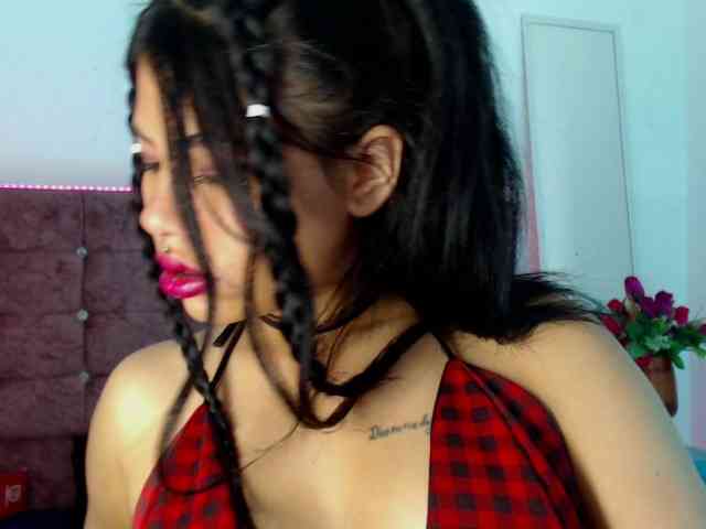 aliii_barrera webcam