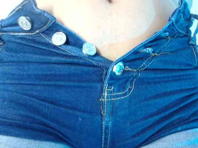 aliii_barrera webcam