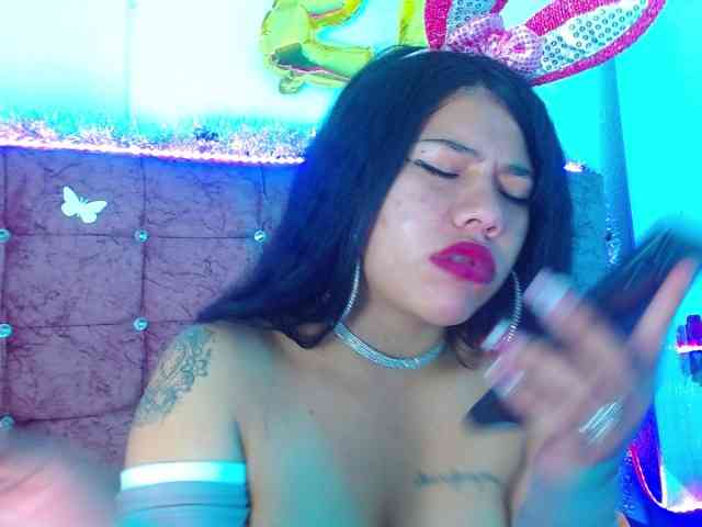 aliii_barrera webcam