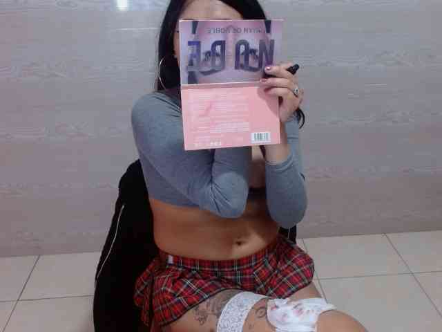 aliii_barrera webcam