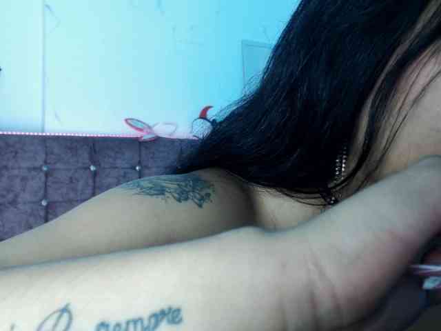 aliii_barrera webcam