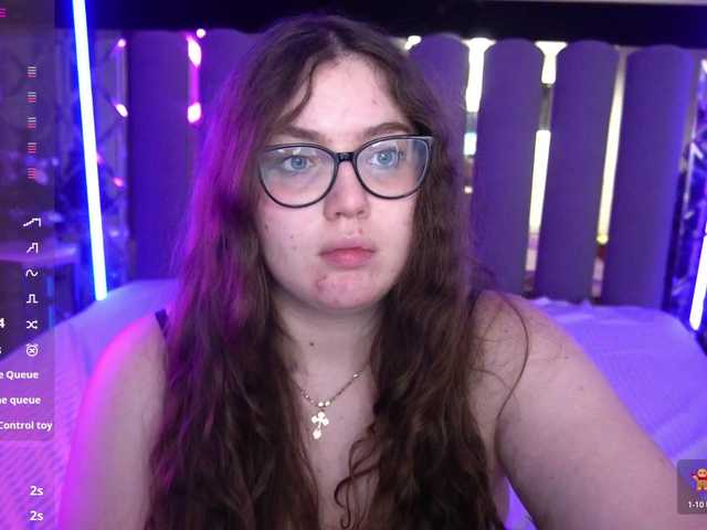 LuxSopphia's BongaCams show and profile