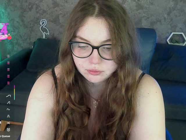 LuxSopphia's BongaCams show and profile