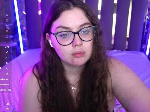 LuxSopphia's BongaCams show and profile
