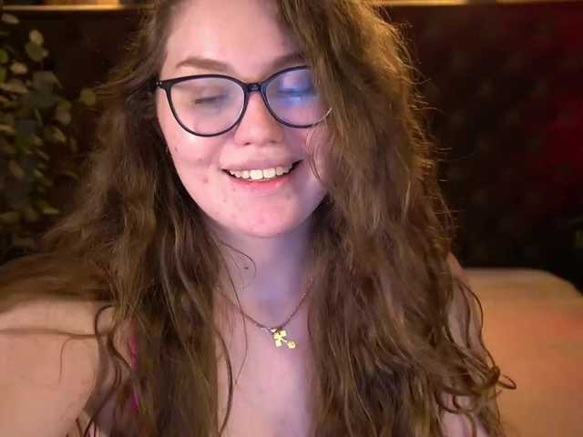 LuxSopphia's BongaCams show and profile