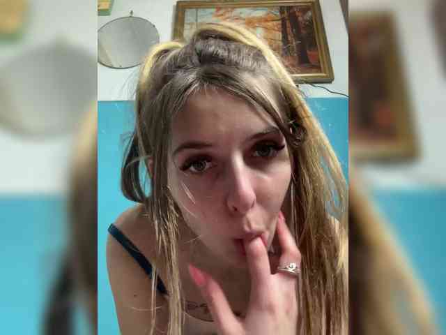 -KittyDoll-Meow- webcam