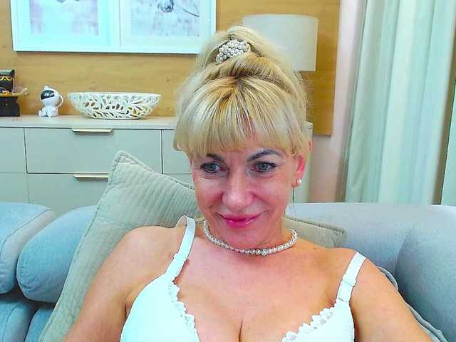 go to chat with GabrielleShow