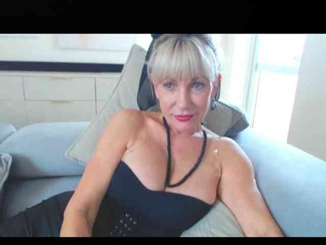 GabrielleShow webcam