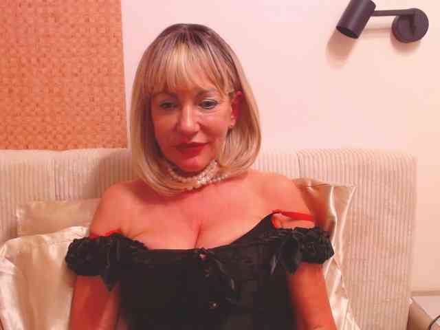 GabrielleShow Live Webcam on BongaCams