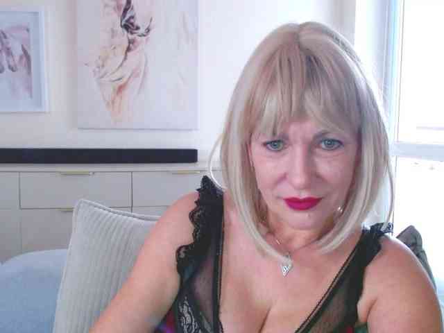 GabrielleShow webcam