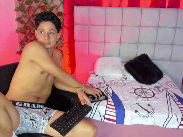 boyslatinos webcam