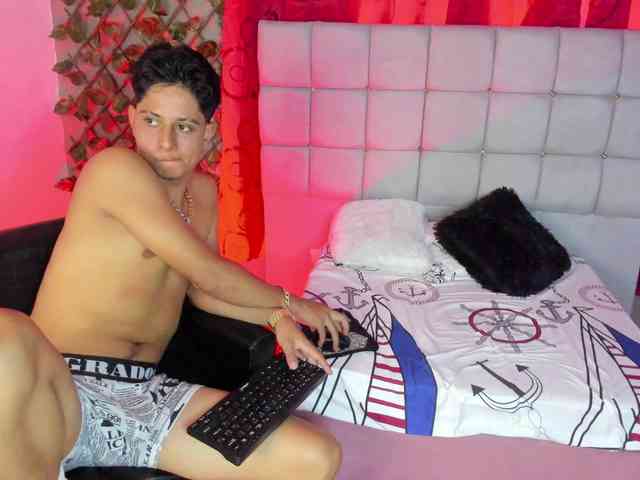 strip chat Boyslatinos