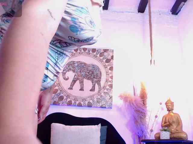 GagingZhara webcam