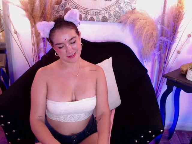 GagingZhara webcam
