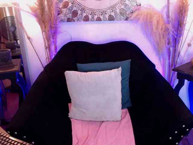 GagingZhara webcam