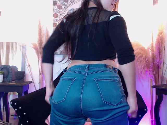 GagingZhara webcam