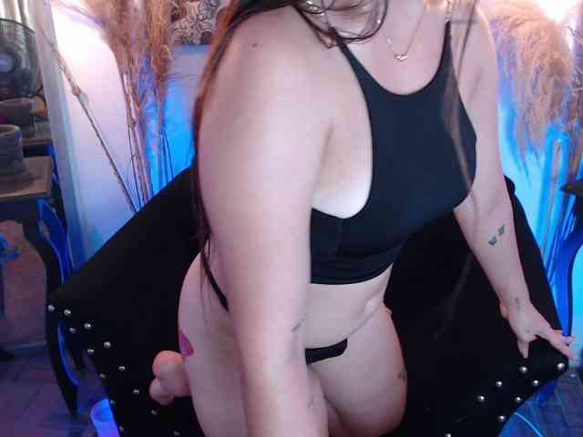 GagingZhara webcam