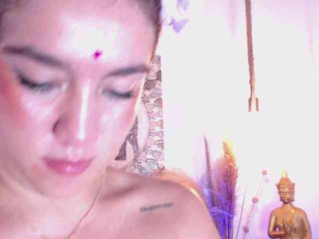 GagingZhara webcam