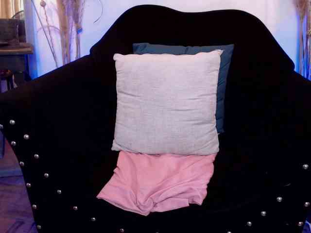 GagingZhara webcam
