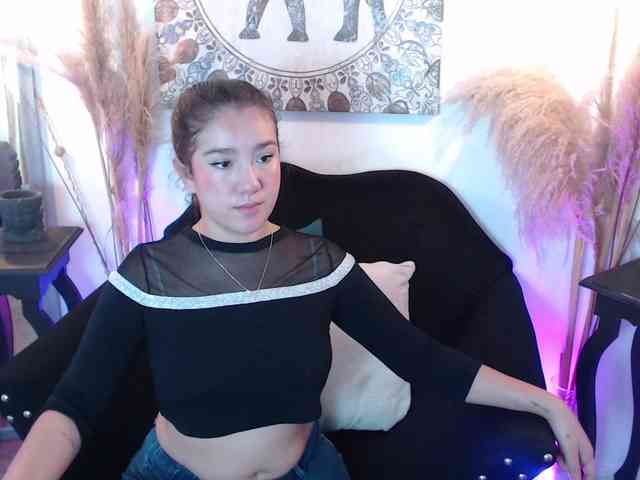 GagingZhara webcam