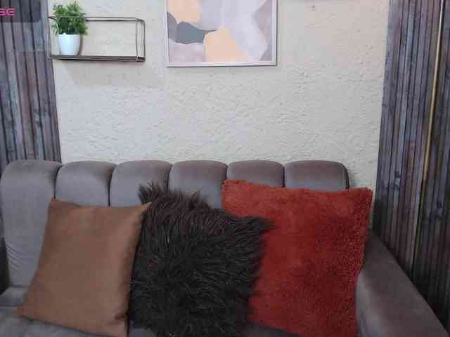 GagingZhara webcam
