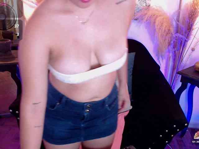 GagingZhara webcam